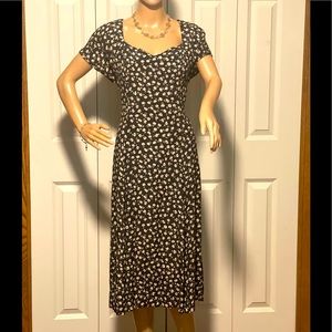 Vintage Floral cap sleeved back zip dress. SZ 14